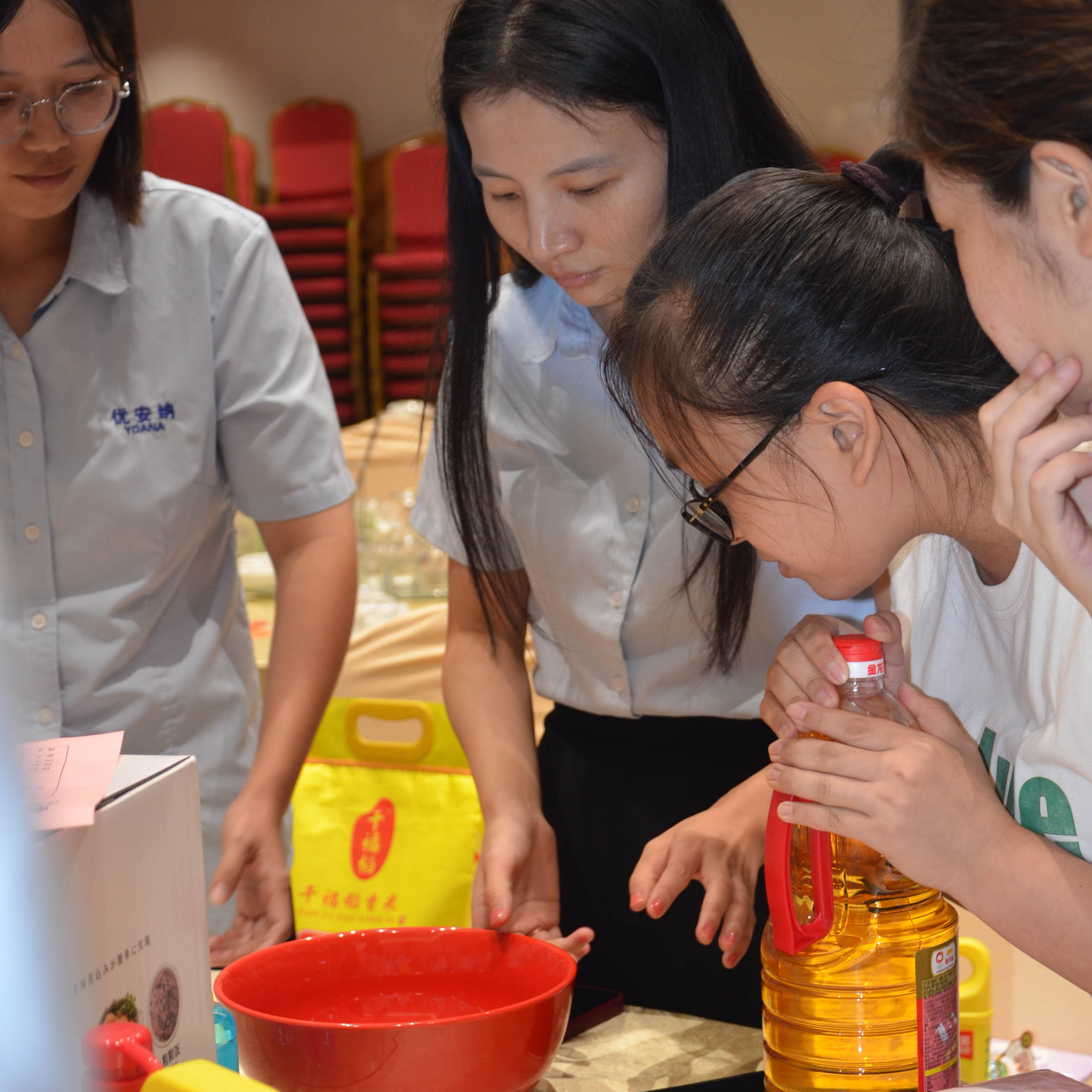 優安納中秋團圓，溫暖擔當共前行